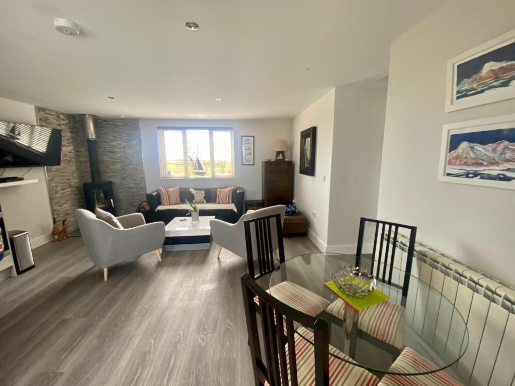 2 Bedroom Cottage Sleeps 4, With Pool Use, Sennen Extérieur photo
