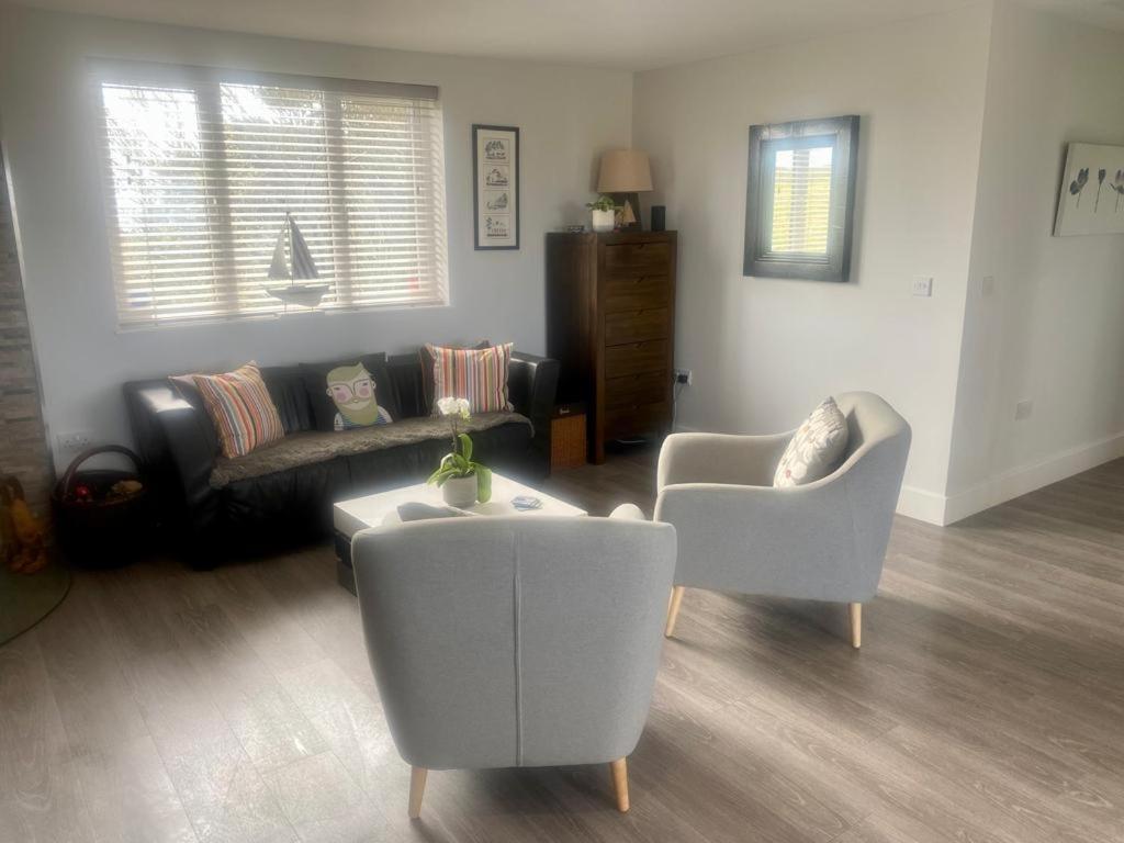 2 Bedroom Cottage Sleeps 4, With Pool Use, Sennen Extérieur photo