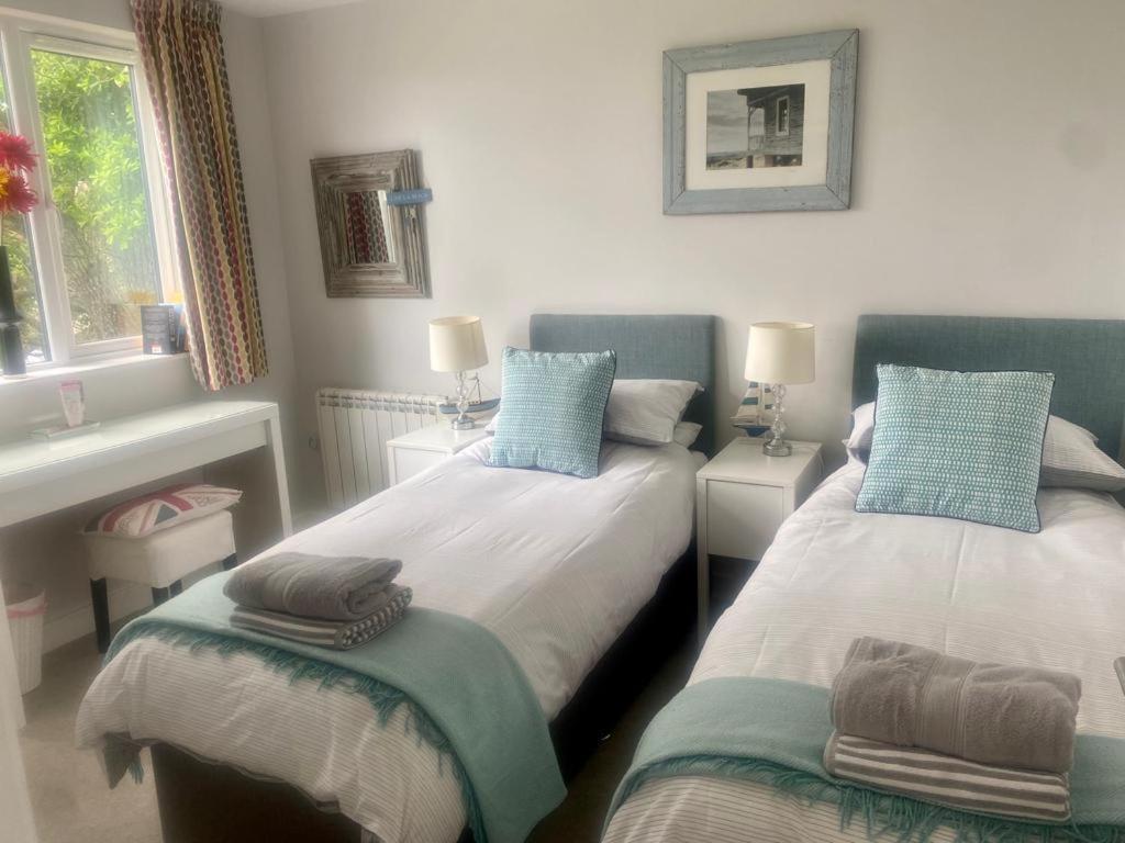 2 Bedroom Cottage Sleeps 4, With Pool Use, Sennen Extérieur photo
