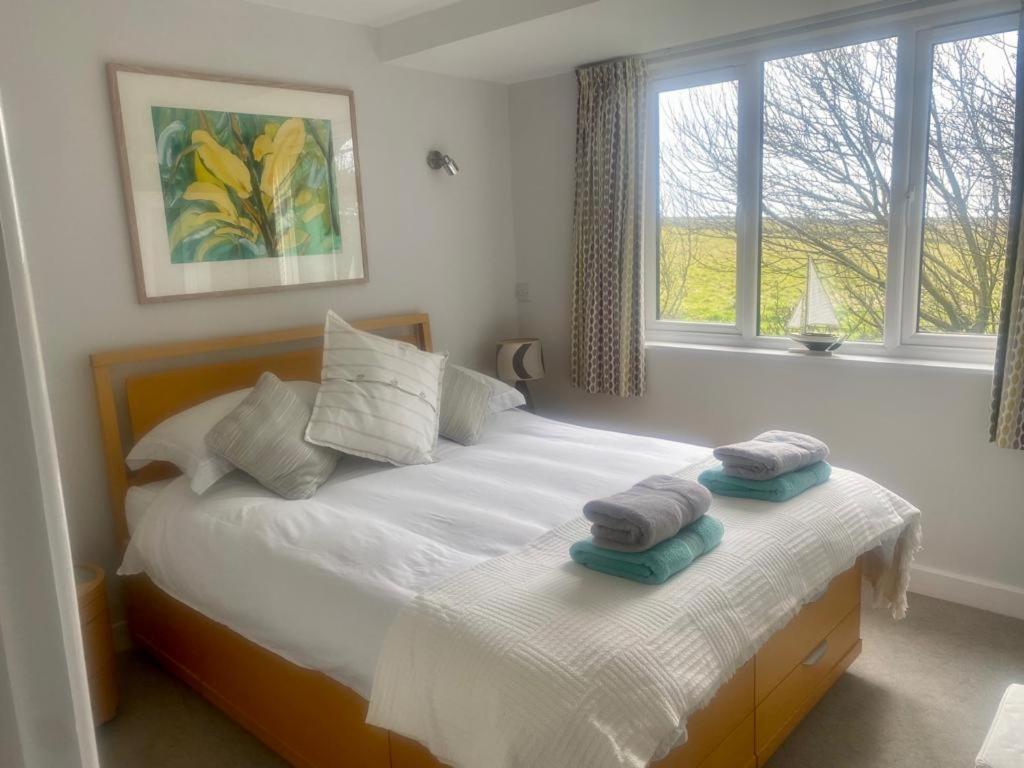 2 Bedroom Cottage Sleeps 4, With Pool Use, Sennen Extérieur photo