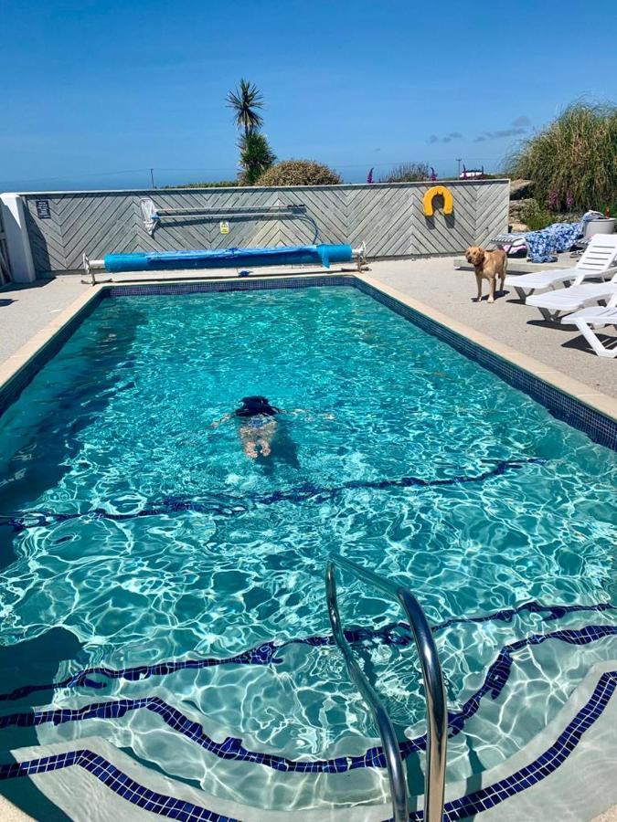 2 Bedroom Cottage Sleeps 4, With Pool Use, Sennen Extérieur photo